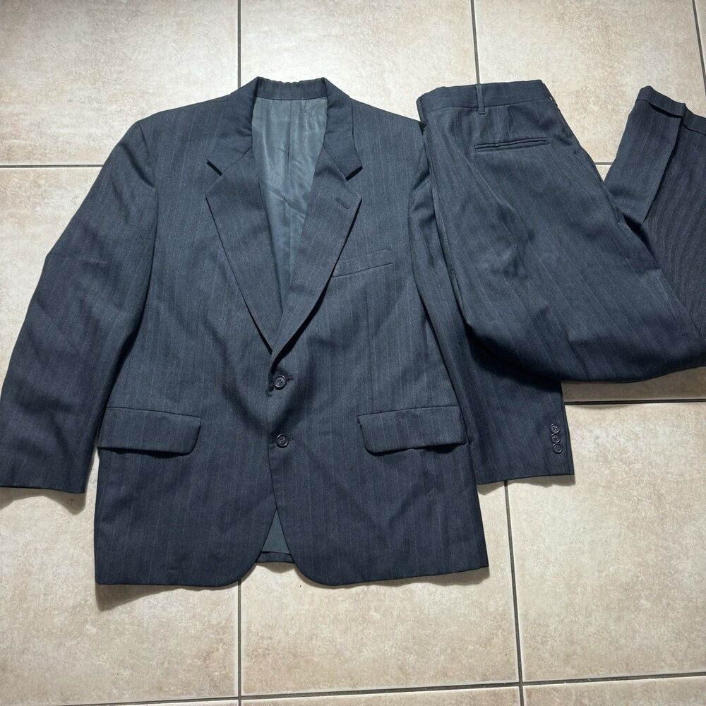 Kuppenheimer Men’s 44R 38x29 Wool 2 Piece Suit Gray Striped Business